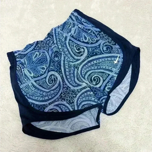 Women’s Nike Navy Paisley Shorts size XS - Picture 1 of 3